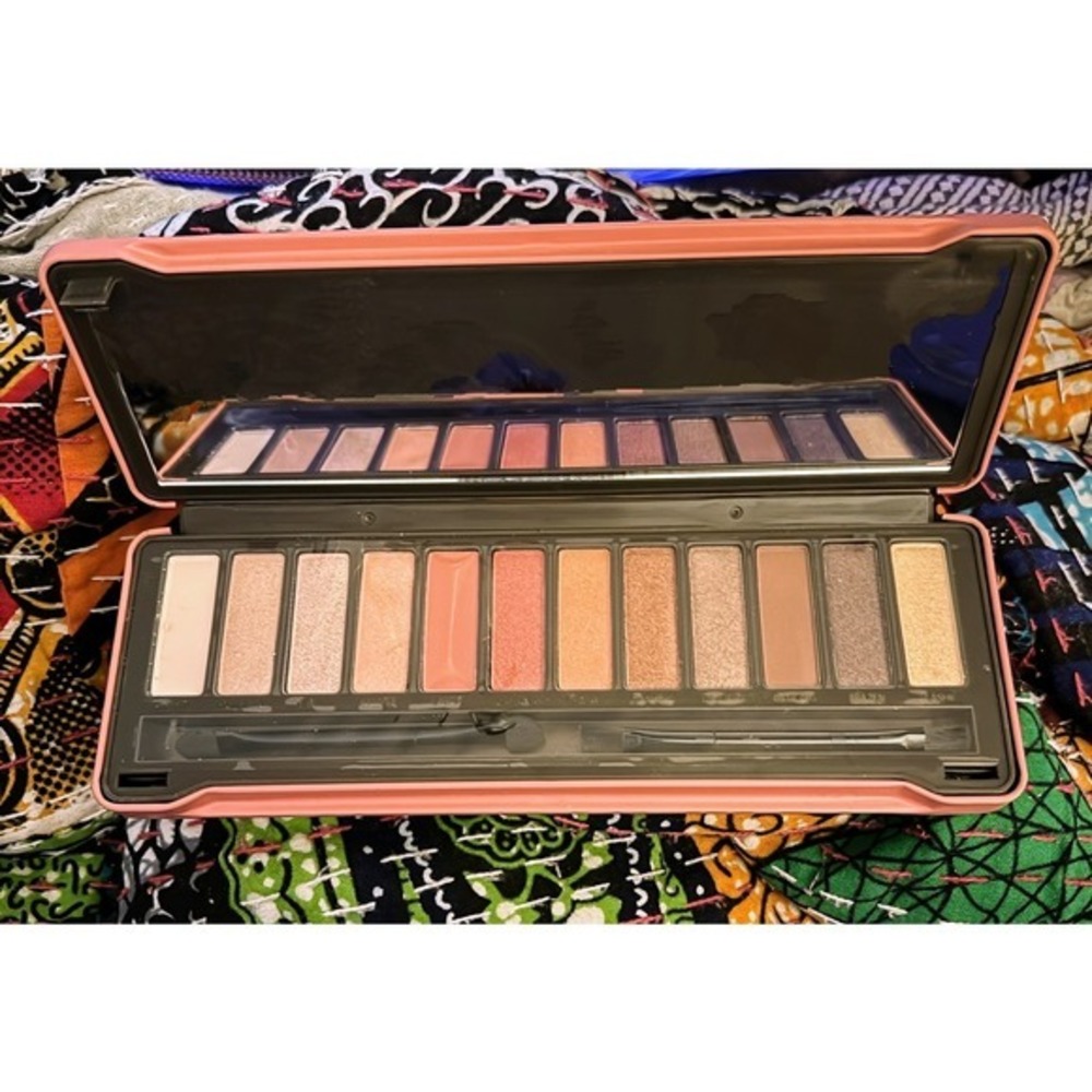 Peach Eyeshadow Palette